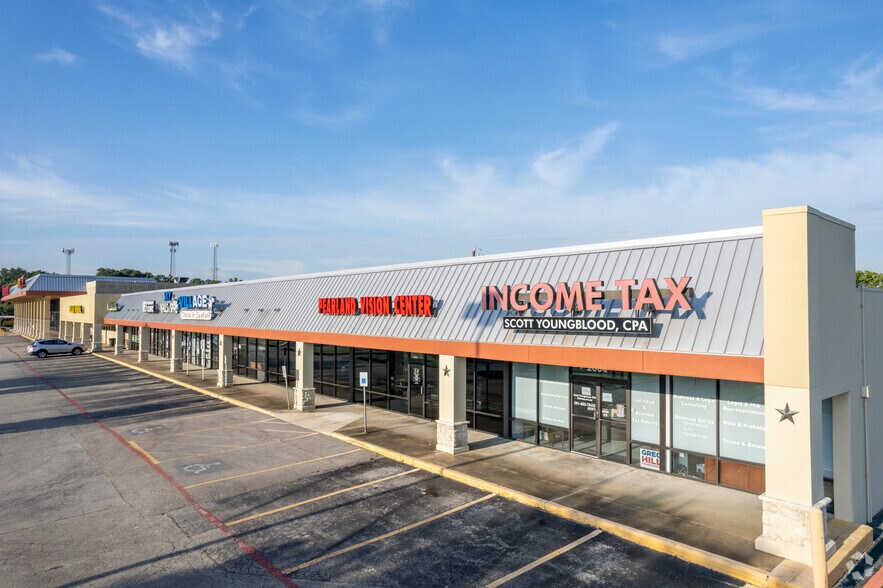2004-2032 N Main St, Pearland, TX à louer - Photo de l’immeuble – Image 3 sur 10