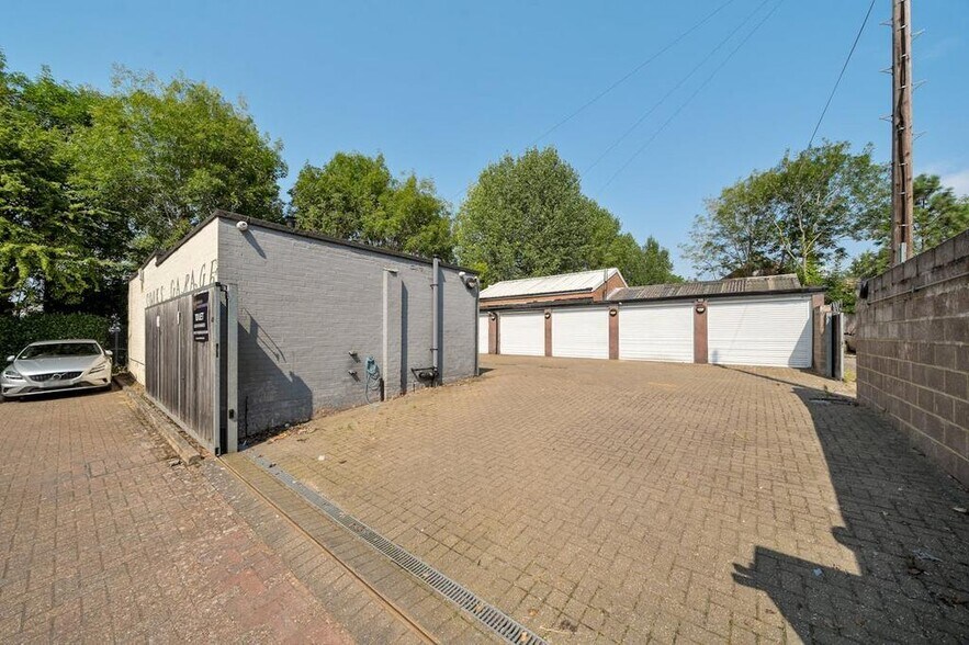 Cooks Garage, Northwood à vendre - Photo de l’immeuble – Image 3 sur 13