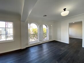 619 S La Brea Ave, Los Angeles, CA à louer Photo intérieure– Image 2 sur 23