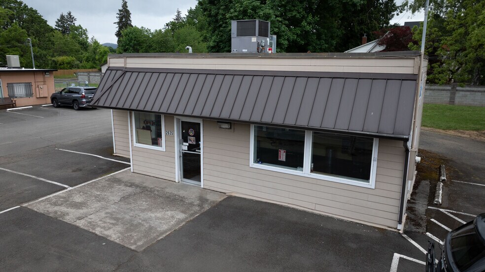 2635 Pacific Ave, Forest Grove, OR à vendre - Photo de l’immeuble – Image 2 sur 4