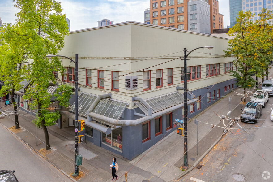 390 Hastings St W, Vancouver, BC à louer - Photo principale – Image 1 sur 7
