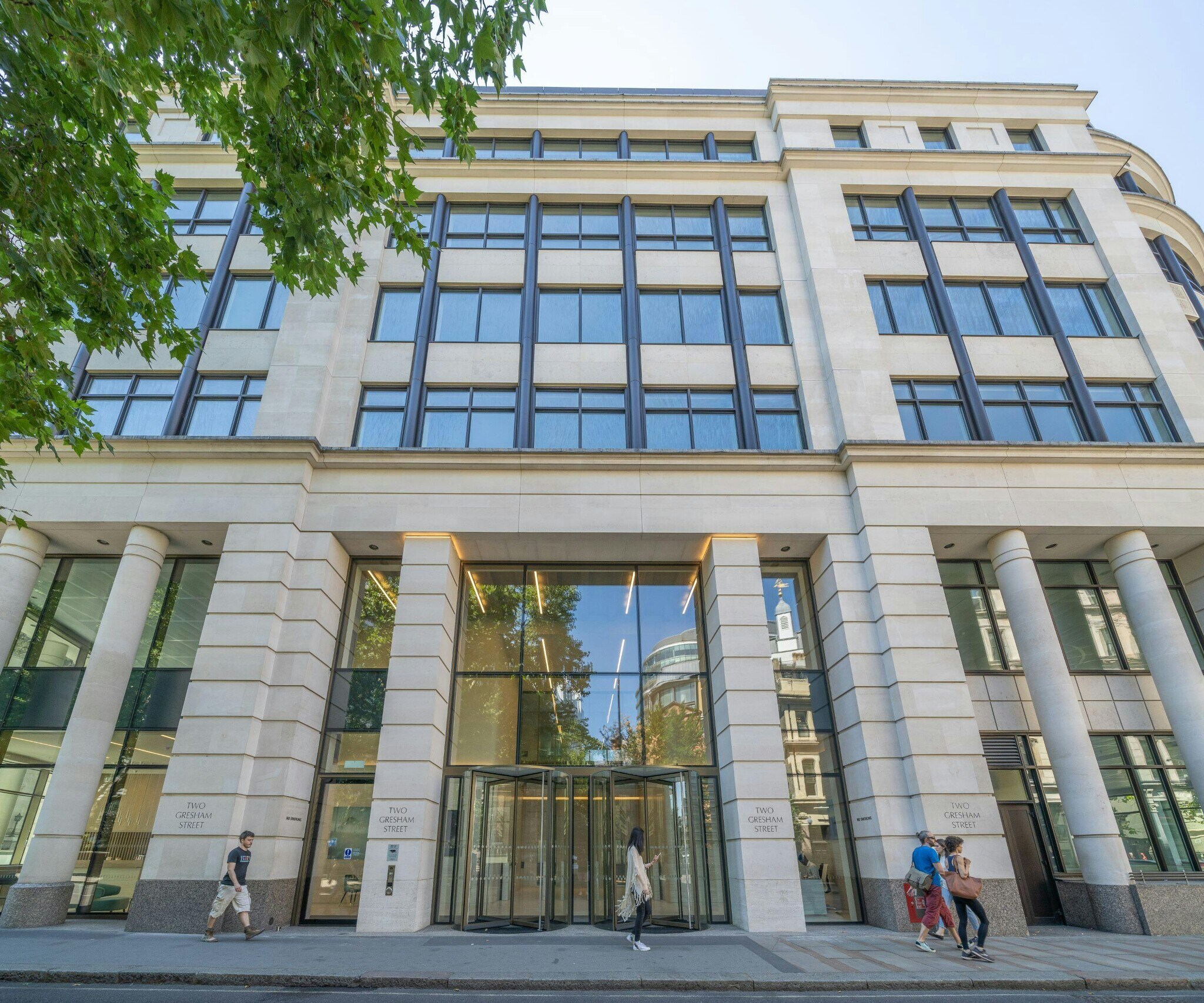 2 Gresham St, Londres à louer Photo de l’immeuble– Image 1 sur 16