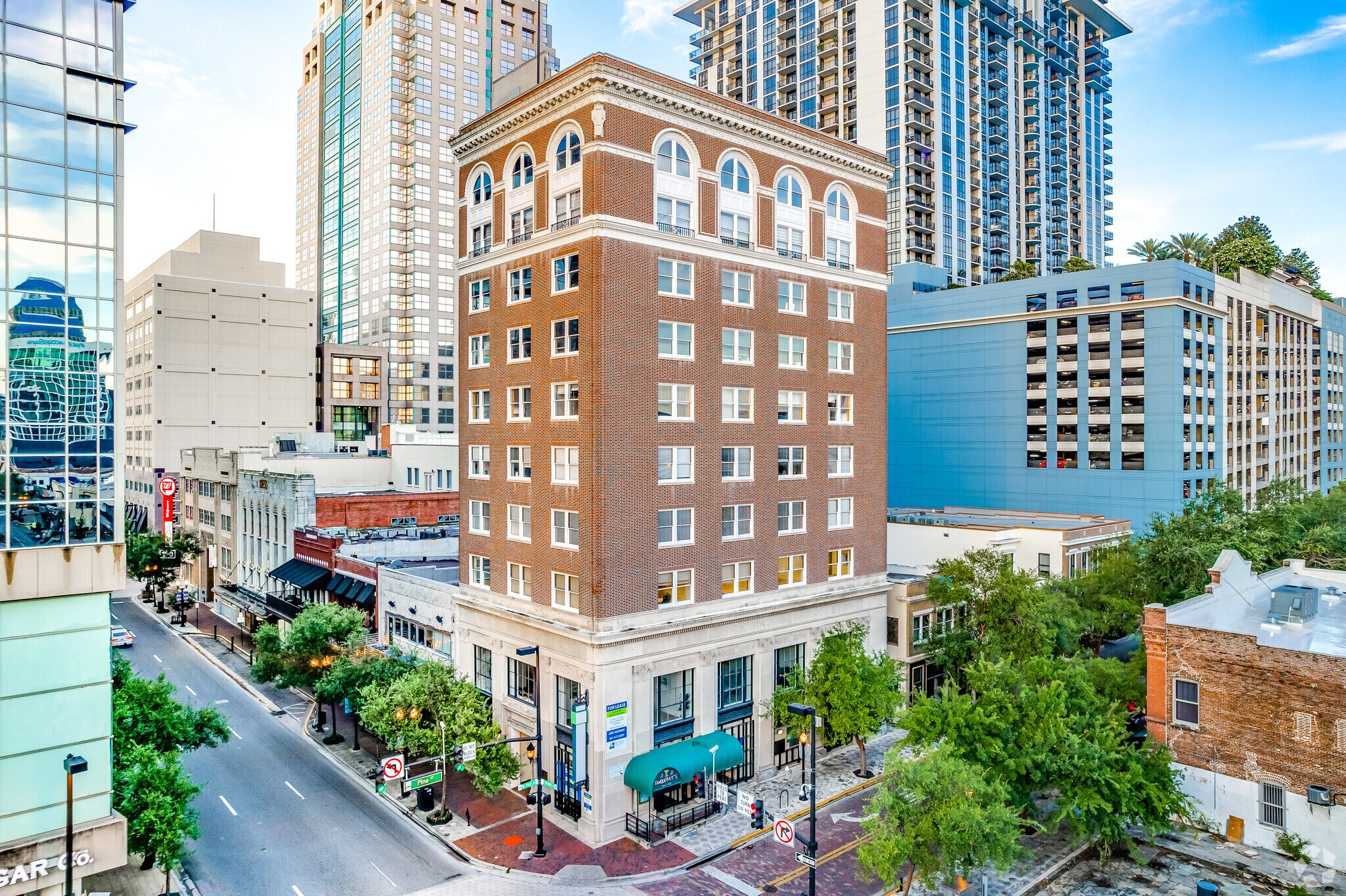 100 S Orange Ave, Orlando, FL à louer Photo principale– Image 1 sur 9