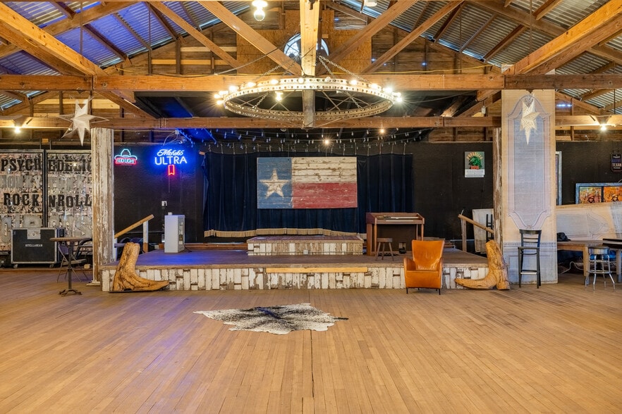 550 Washington Street portefeuille de 3 biens à vendre sur LoopNet.fr - Photo intérieure – Image 1 sur 20