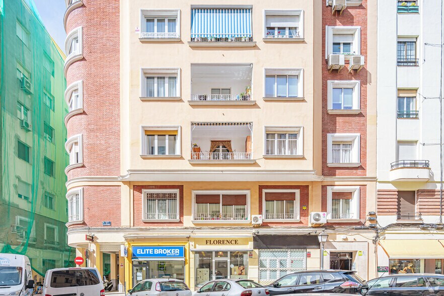 Local commercial dans Madrid, Madrid à louer - Photo de l’immeuble – Image 2 sur 2