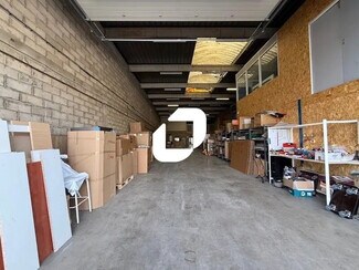 Plus de détails pour Local d’activités à vendre