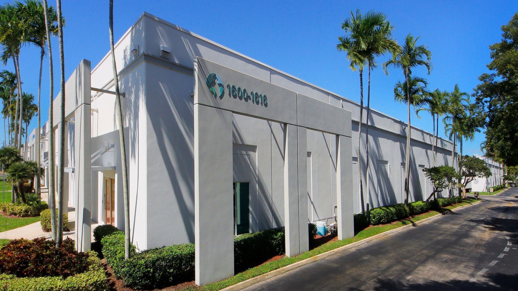 1601-1681 NW 79th Ave, Doral, FL à louer Photo principale– Image 1 sur 2