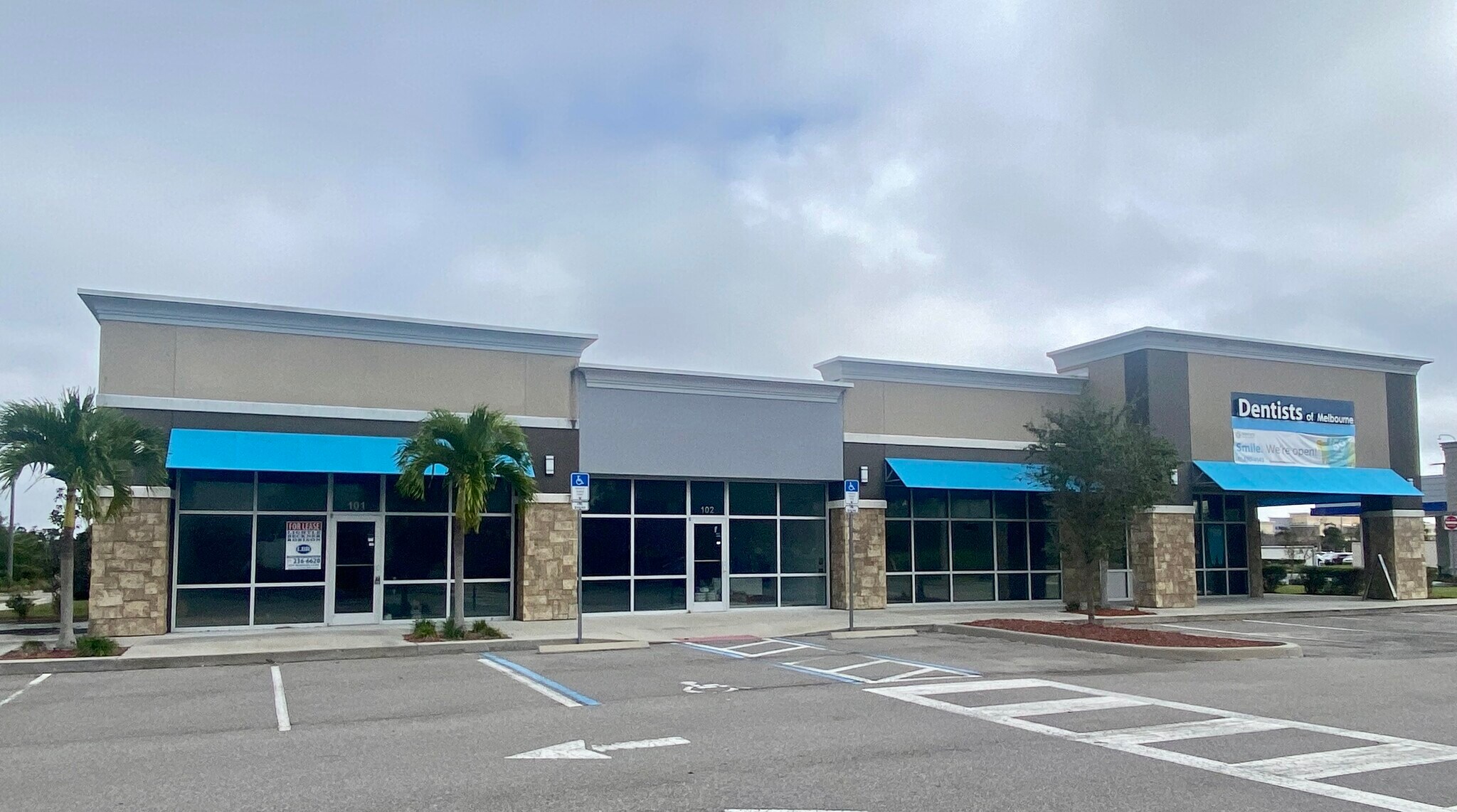 6455 N Wickham Rd, Melbourne, FL à louer Photo de l’immeuble– Image 1 sur 5