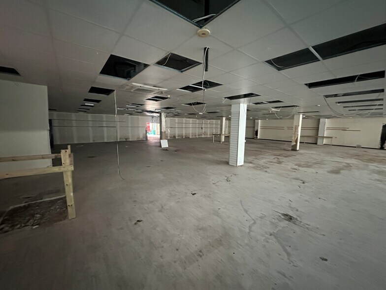 36-42 East St, Barking à louer - Photo de l’immeuble – Image 2 sur 2