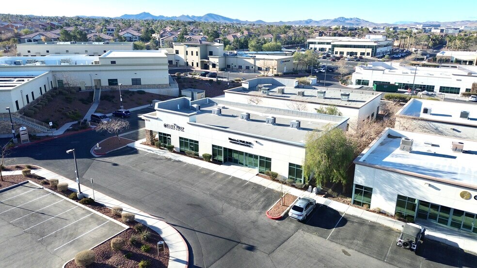 3031 W Horizon Ridge Pky, Henderson, NV à louer - Photo de l’immeuble – Image 3 sur 3