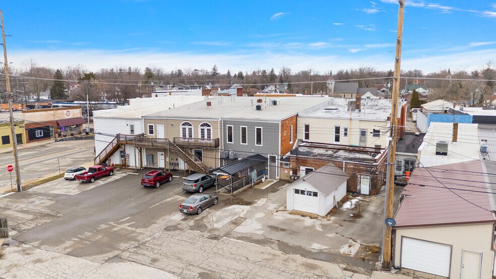112 E 3rd St, Imlay City, MI à vendre - Photo de l’immeuble – Image 3 sur 13