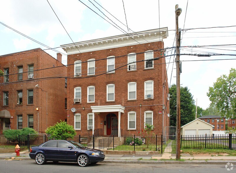 162 Lawrence St, Hartford, CT à vendre - Photo principale – Image 1 sur 2