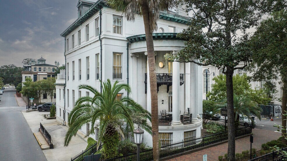 17 W McDonough St, Savannah, GA à louer - Photo de l’immeuble – Image 1 sur 4