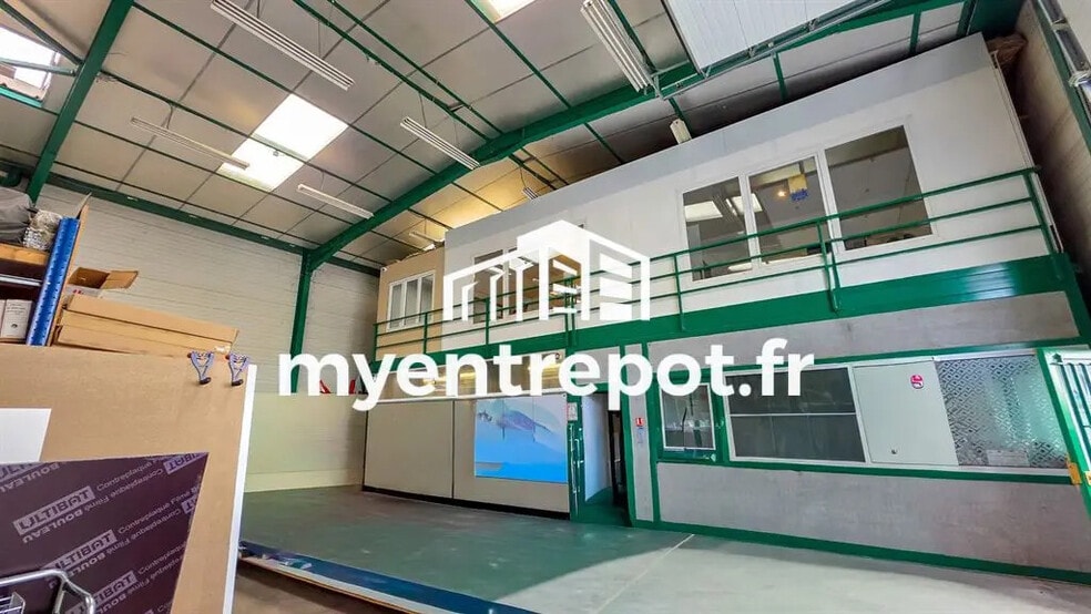 Local d’activités dans Aubagne à louer - Photo intérieure – Image 2 sur 6
