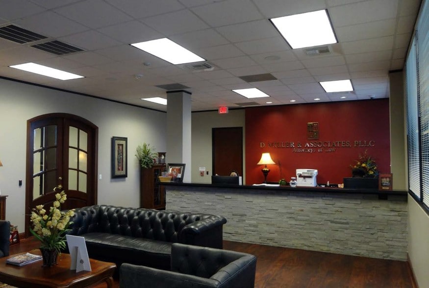 2610 W Sam Houston Pky S, Houston, TX à louer - Photo de l’immeuble – Image 3 sur 7