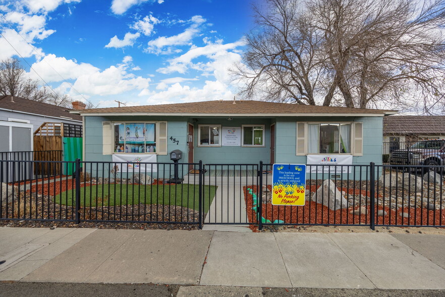 457 Casazza Dr, Reno, NV à vendre - Photo de l’immeuble – Image 1 sur 18
