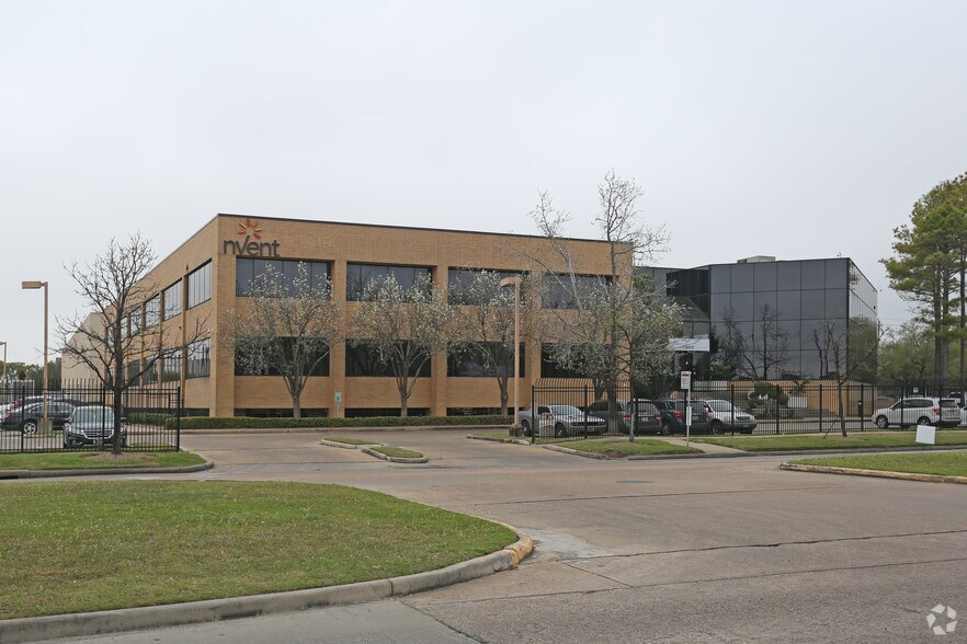 7433 Harwin Dr, Houston, TX à vendre - Photo principale – Image 1 sur 11