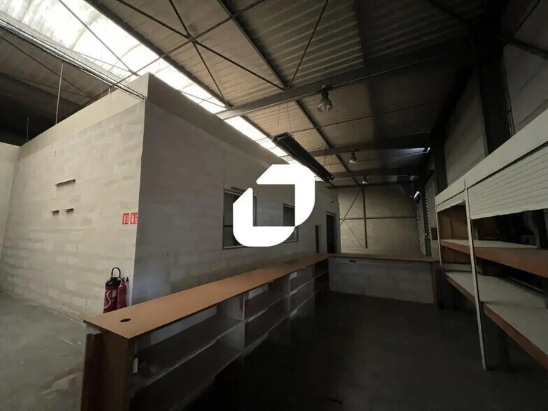 Local d’activités dans Lesquin à louer - Photo de l’immeuble – Image 1 sur 9