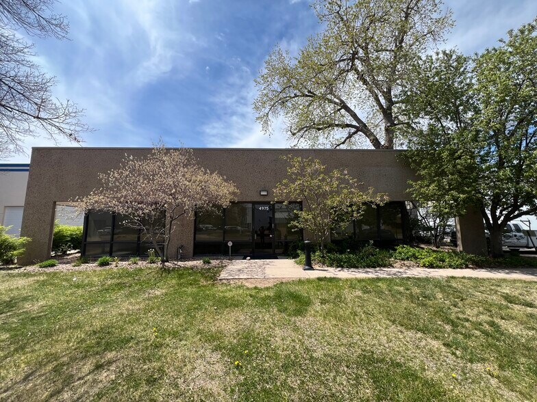 4975 Paris St, Denver, CO à louer - Photo de l’immeuble – Image 1 sur 11