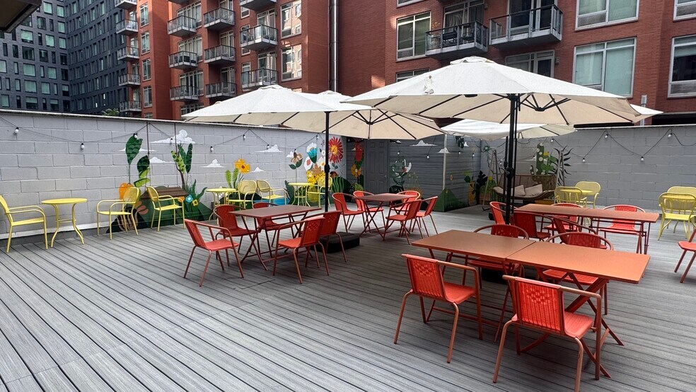41-14 27th St, Long Island City, NY à vendre - Photo de l’immeuble – Image 3 sur 11
