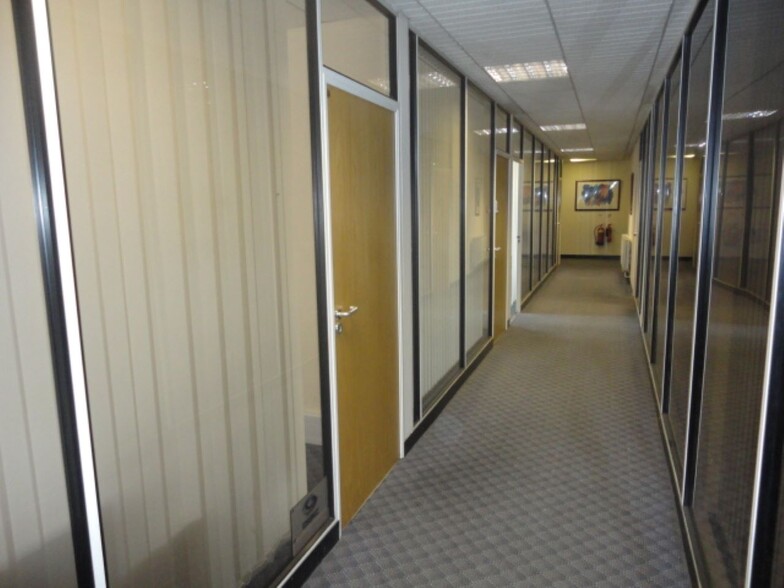 10-12 Westgate, Skelmersdale à louer - Photo intérieure – Image 3 sur 25