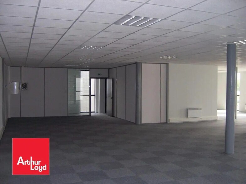 Bureau dans Nogent-le-Phaye à louer - Photo intérieure – Image 2 sur 2