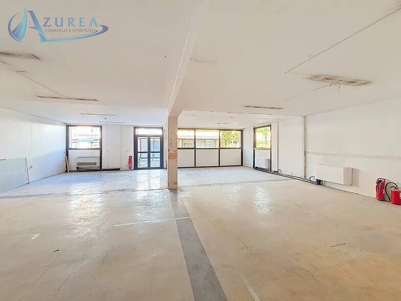 Local commercial dans Saint-Laurent-du-Var à louer - Photo intérieure – Image 3 sur 6