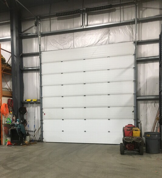 101 Circuit Dr, North Kingstown, RI à louer - Photo de l’immeuble – Image 3 sur 12