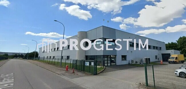 Plus de détails pour Local d’activités à vendre