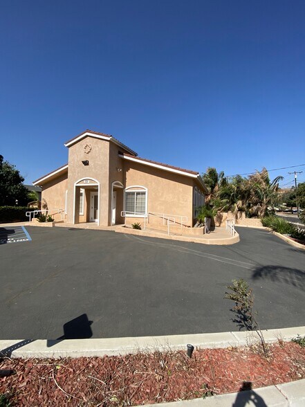 337 E Harvard Blvd, Santa Paula, CA à vendre - Photo de l’immeuble – Image 3 sur 8