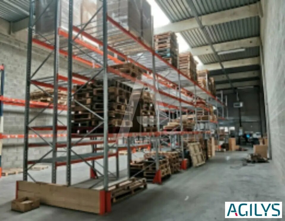 Local d’activités dans Coignières à louer Photo intérieure– Image 1 sur 4