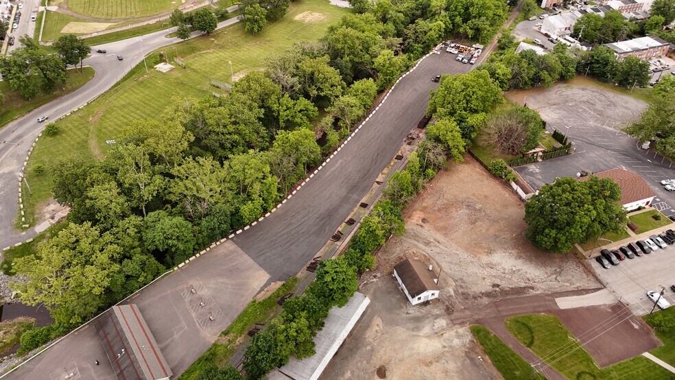700 Sterigere St, Norristown, PA à louer - Photo de l’immeuble – Image 2 sur 6