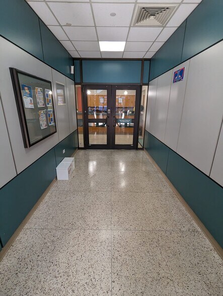 1057-1071 E Tremont Ave, Bronx, NY à louer - Photo intérieure – Image 3 sur 22