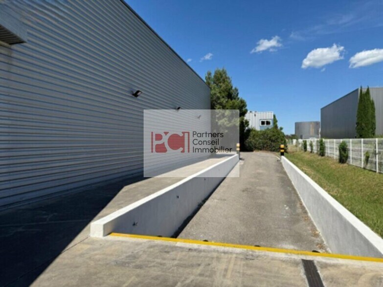 Industriel/Logistique dans Gallargues-le-Montueux à louer - Photo de l’immeuble – Image 2 sur 6