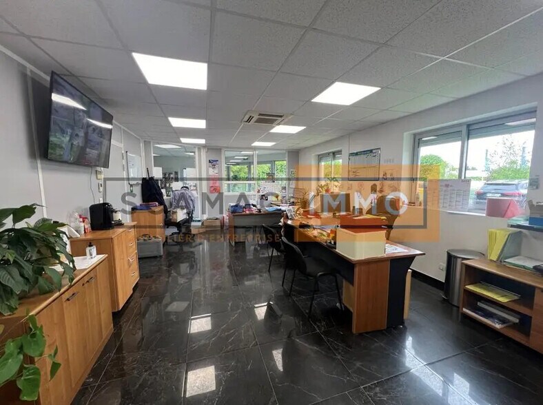 Local d'activités dans Claye-Souilly à vendre - Photo intérieure – Image 3 sur 8