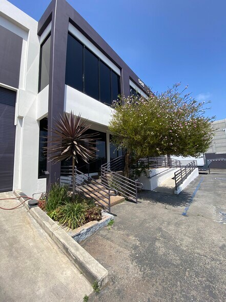 5425 Grosvenor Blvd, Los Angeles, CA à louer - Photo de l’immeuble – Image 2 sur 6