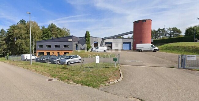 Plus de détails pour Local d’activités à vendre