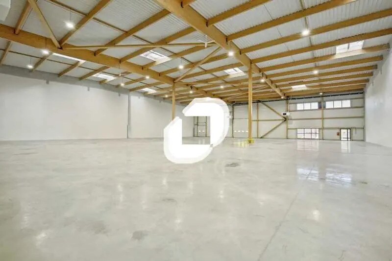 Local d’activités dans Louvres à louer Photo intérieure– Image 1 sur 9