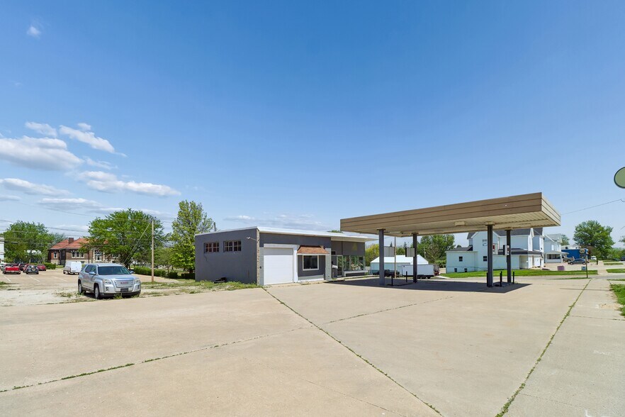 801 Court Ave, Chariton, IA à vendre - Photo de l’immeuble – Image 3 sur 21