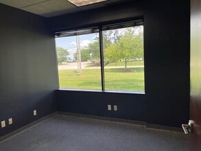 11492 Bluegrass Pky, Louisville, KY à louer Photo intérieure– Image 2 sur 4