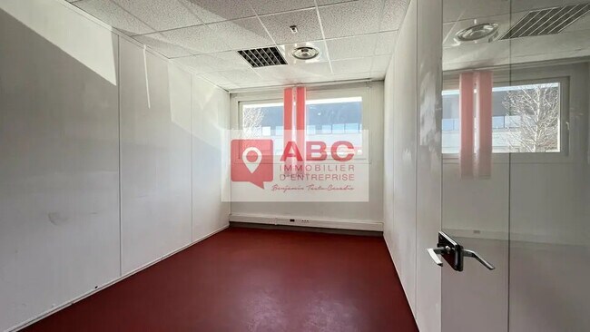 Plus de détails pour Bureau à louer