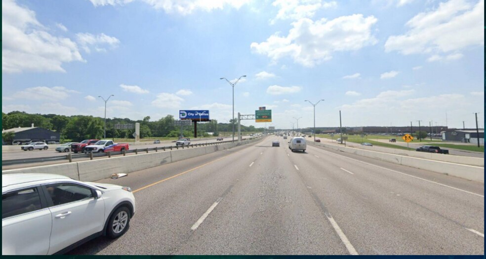234 Dallas Fort Worth Turnpike, Dallas, TX à vendre - Photo de l’immeuble – Image 3 sur 6