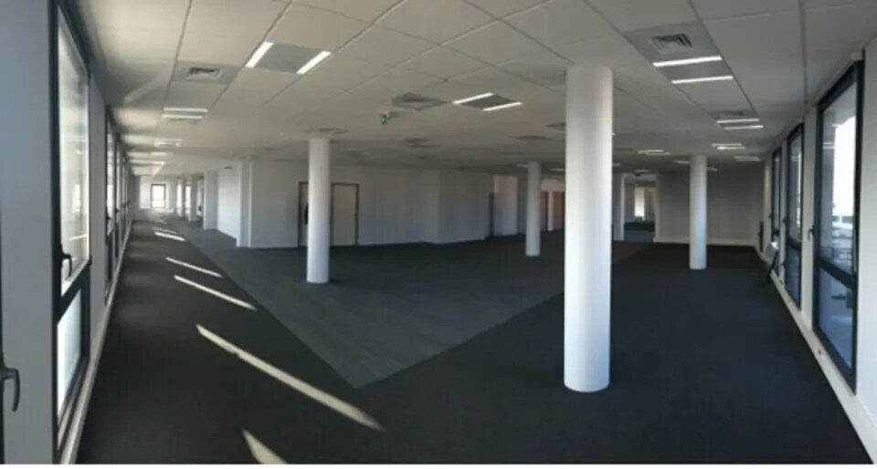 Bureau dans Villeurbanne à louer - Photo de l’immeuble – Image 2 sur 10