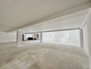 221-229 Rue Notre-Dame O, Montréal, QC à louer Photo intérieure– Image 2 sur 6