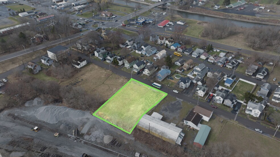 Lyons Industrial Duo – 19,000 SF Across portefeuille de 2 biens à vendre sur LoopNet.fr - Photo de l’immeuble – Image 2 sur 59