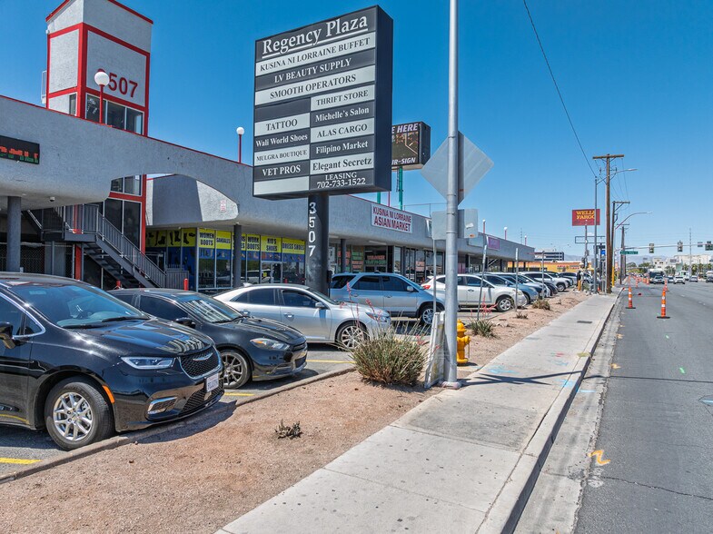3507 S Maryland Pky, Las Vegas, NV à louer - Photo principale – Image 1 sur 15