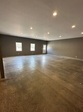 27 N Pond St, Toccoa, GA à louer Photo intérieure– Image 2 sur 8