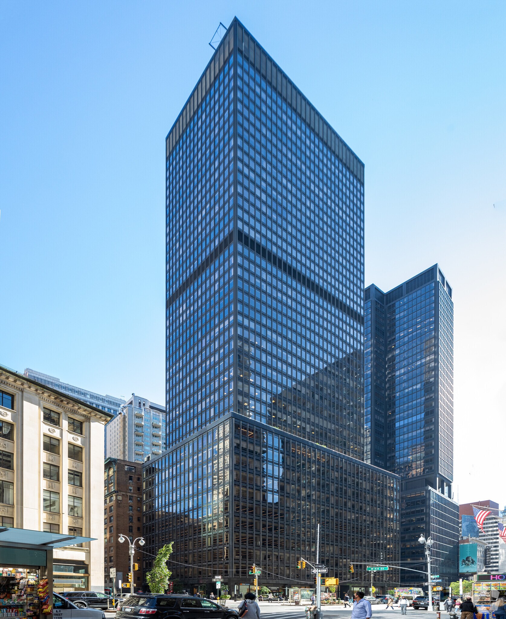 1700 Broadway, New York, NY à louer Photo de l’immeuble– Image 1 sur 6