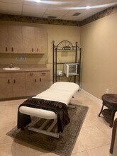 3036 Tamiami Trl, Port Charlotte, FL à louer Photo intérieure– Image 1 sur 9