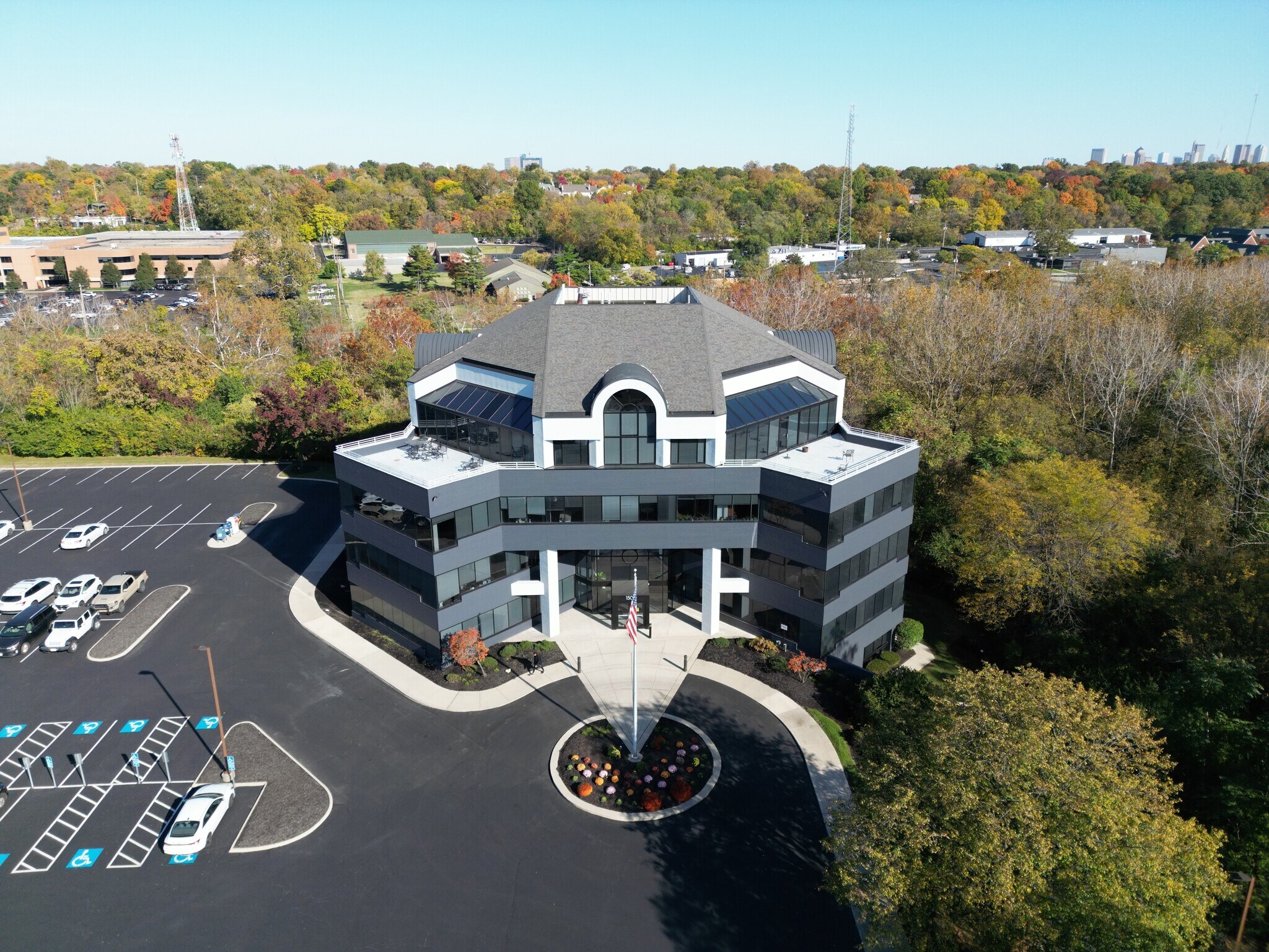1500 Lake Shore Dr, Columbus, OH à louer Photo principale– Image 1 sur 8